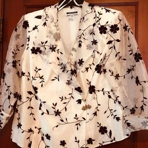 Very pretty and classy Holiday jacket!